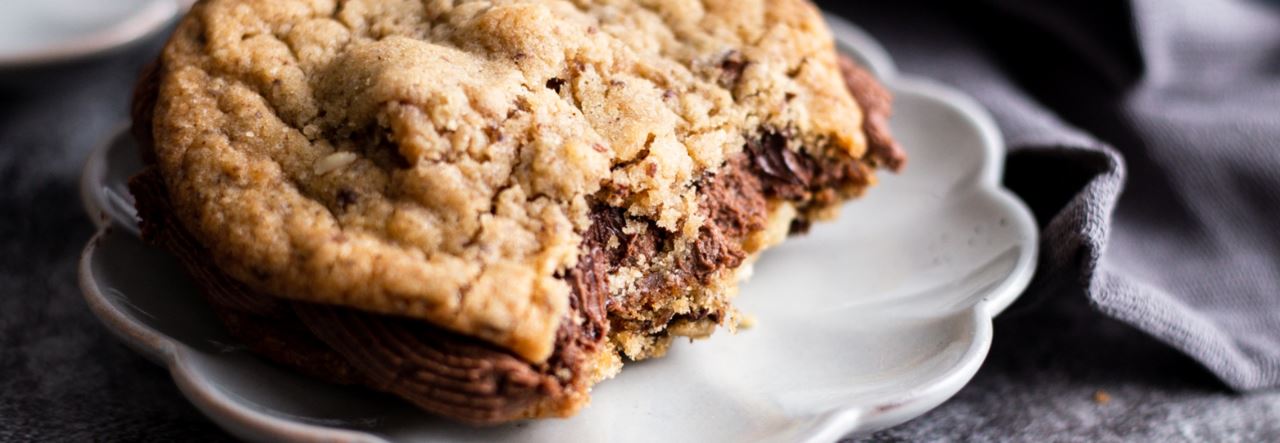 Fylte sjokolade - og valnøttcookies